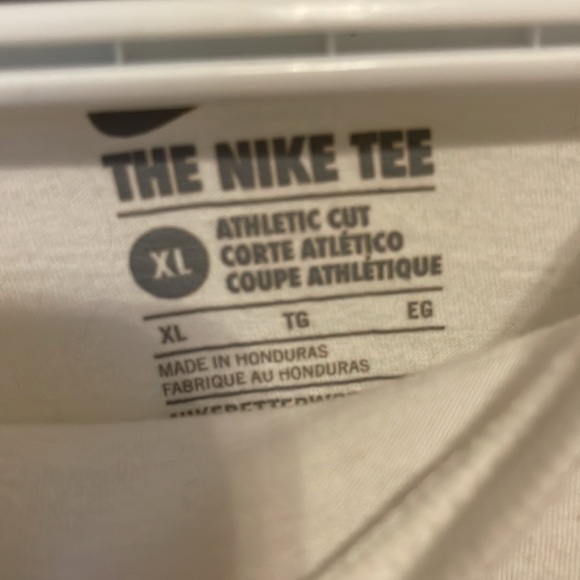 Men’s Nike/ short sleeve / size XL - Picture 2 of 3